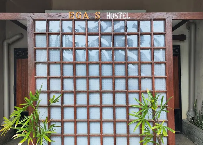 ホステル Ega S Batununggul